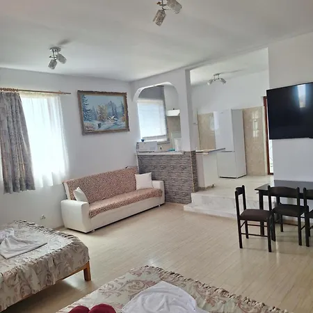 Penzion Casa Inflorita Garsoniere Etaj *