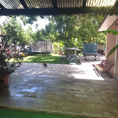 Casa Inflorita Garsoniere Etaj Penzion *